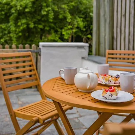 2 Bed In Water Yeat Oc-G31933